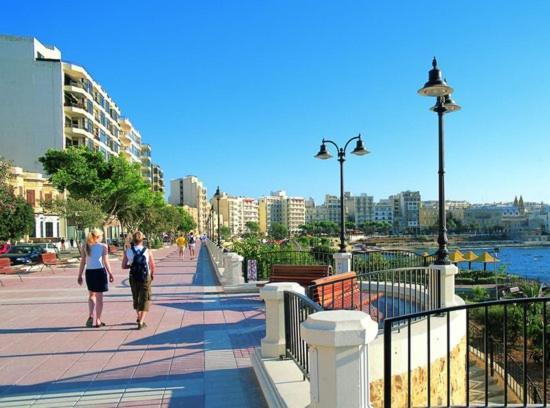 Luxurious 2Br Apartment In Valletta Bagian luar foto